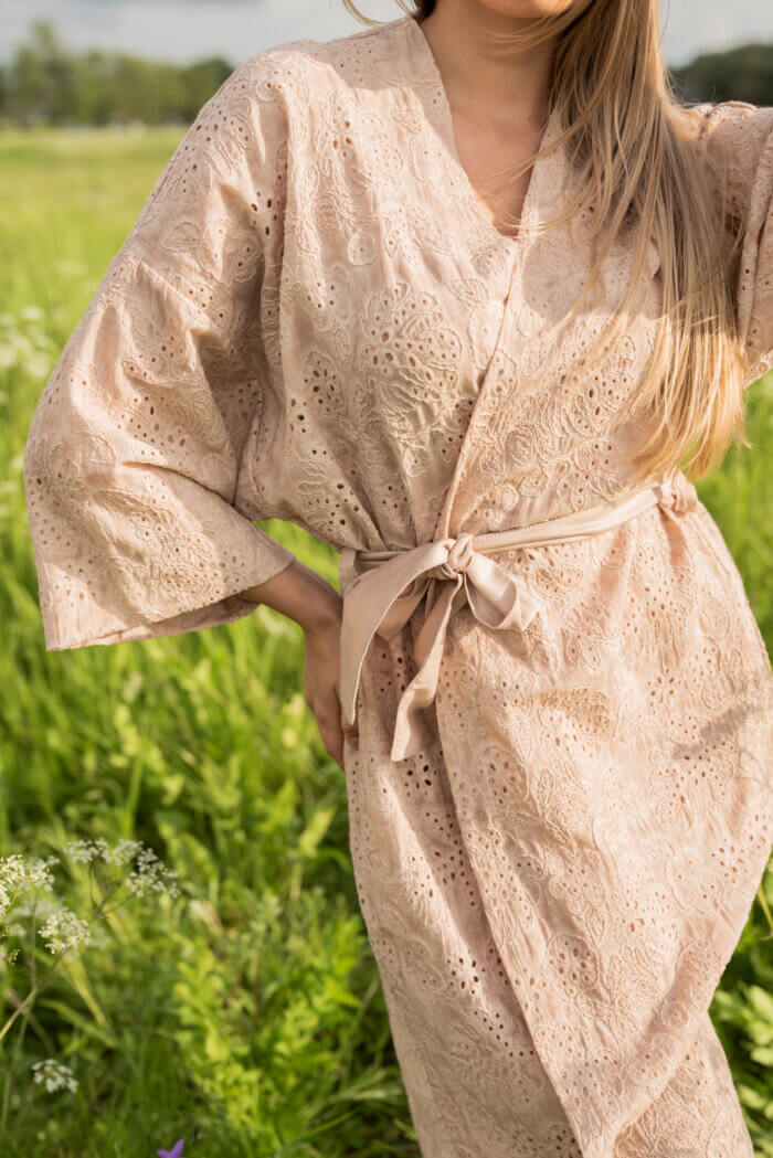 Puuvillasest broderii kangast kimono-hõlst - Image 13